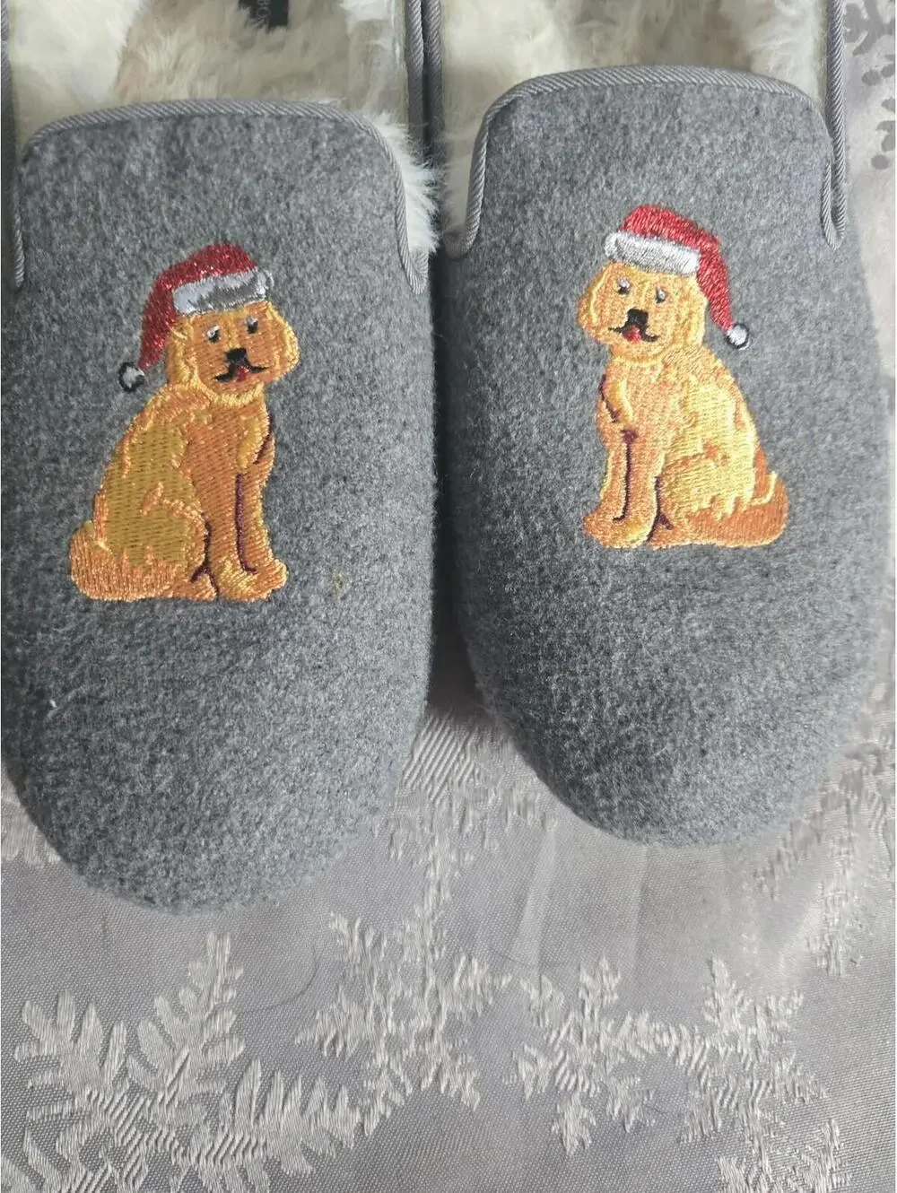 Talbots Christmas Golden Retriever Embroidered Wool Blend Slippers Size 8 - Picture 2 of 5